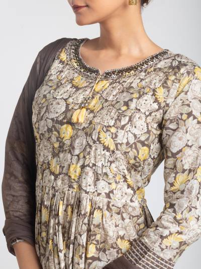 ASH BROWN VINTAGE FLORAL DESIGN KURTA PANT DUPATTA SET